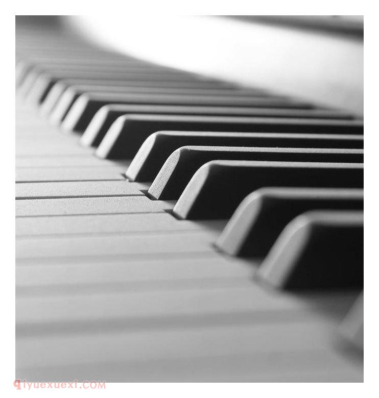 弹奏钢琴时身体姿势