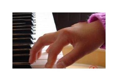 电子琴演奏中的手型问题