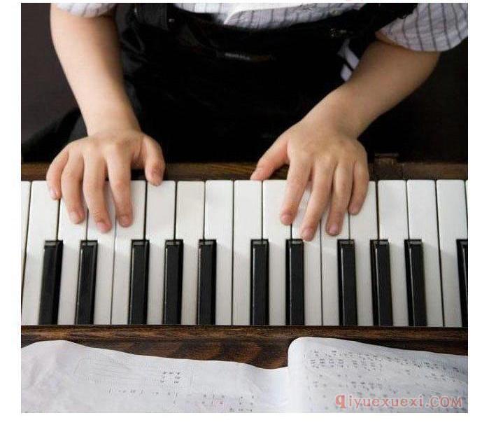 儿童钢琴手指操双手协调的练习