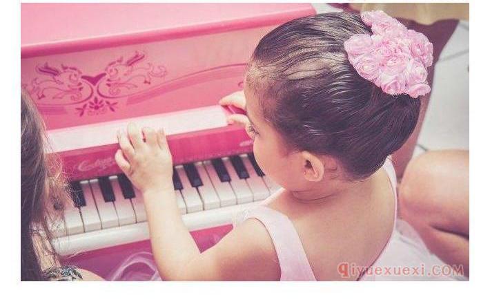 家里有小孩学钢琴吗？准备买钢琴吗？