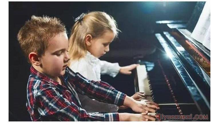多大年龄学习弹钢琴?合适是不是越小越好？