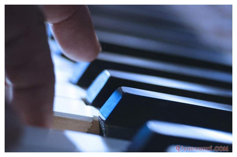初学者应当选什么样的钢琴老师？