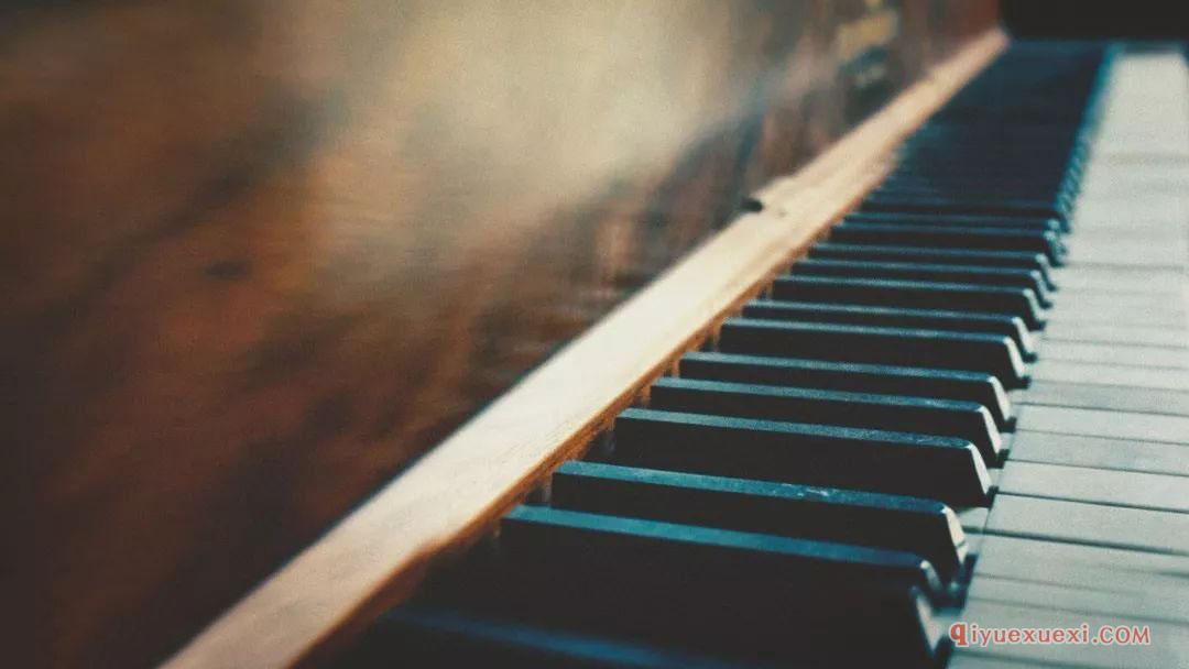 钢琴练习要学会“脑前手后”
